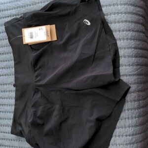Asics women's road 5.5 inch shorts, size xl